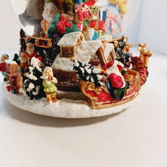Kirkland Musical Waterglobe with Revolving Base ~ Jolly Old Saint Nicholas - Picture 10 of 11